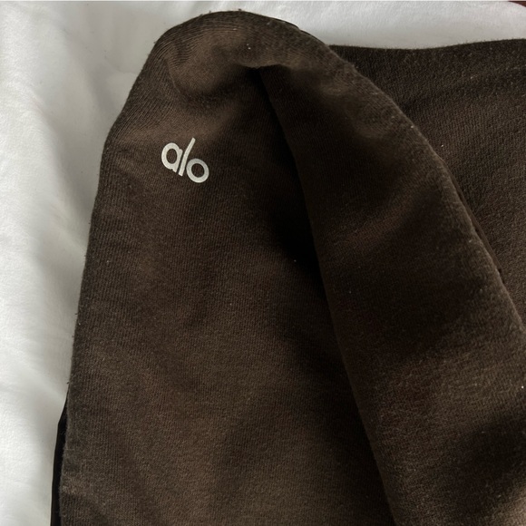 ALO YOGA Sweatpants - Picture 3 of 4